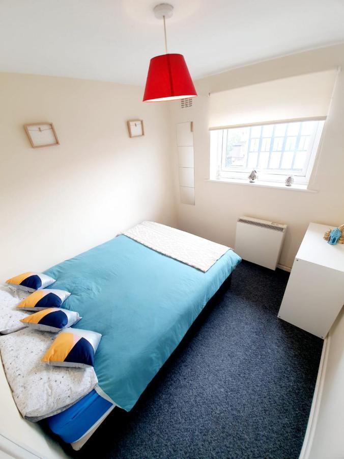 Rayleigh Town Centre 3 Bedroom Apartment Bagian luar foto